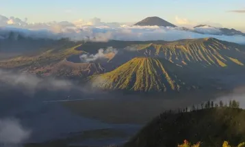 Indonesia Menempati Peringkat Pertama Negara dengan Gunung Berapi Aktif  Terbanyak di Dunia