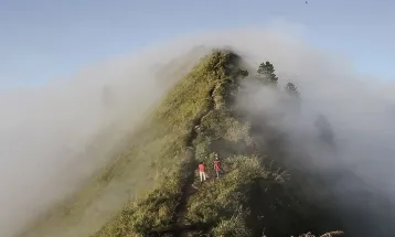 5 Gunung yang Cocok untuk Pendakian Tektok