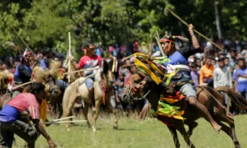 Discover Indonesia’s Cultural and Natural Wonders: The Pasola Festival in Sumba