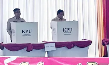 President Prabowo Participates in Voting at TPS 08 Bojong Koneng