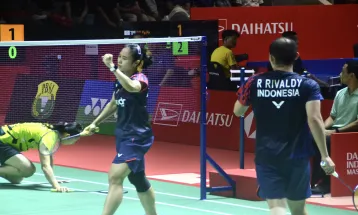 Bermain Sengit, Rinov/Lisa Kunci Tiket 16 Besar Indonesia Masters 2025