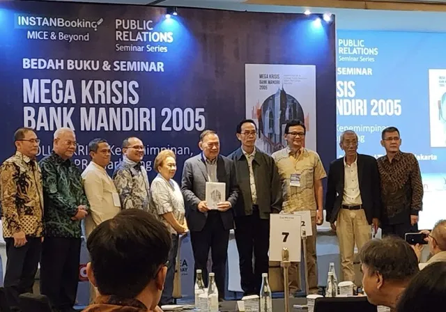 Pelajaran dari Krisis Bank Mandiri 2005 Dituangkan dalam Buku